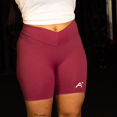 شورت على شكل حرف V